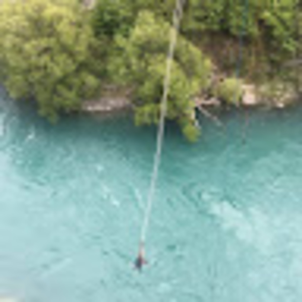 Meet your Posher, Avery